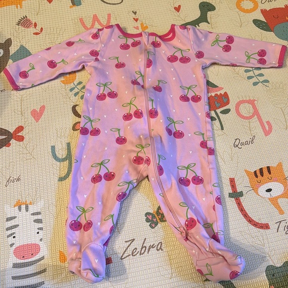 4 6 Month Zipper Sleepers - Picture 4 of 9